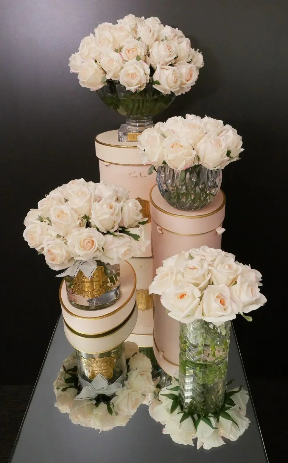 Cote Noire - Luxury Round 13 Rose Buds Bouquet in Blush