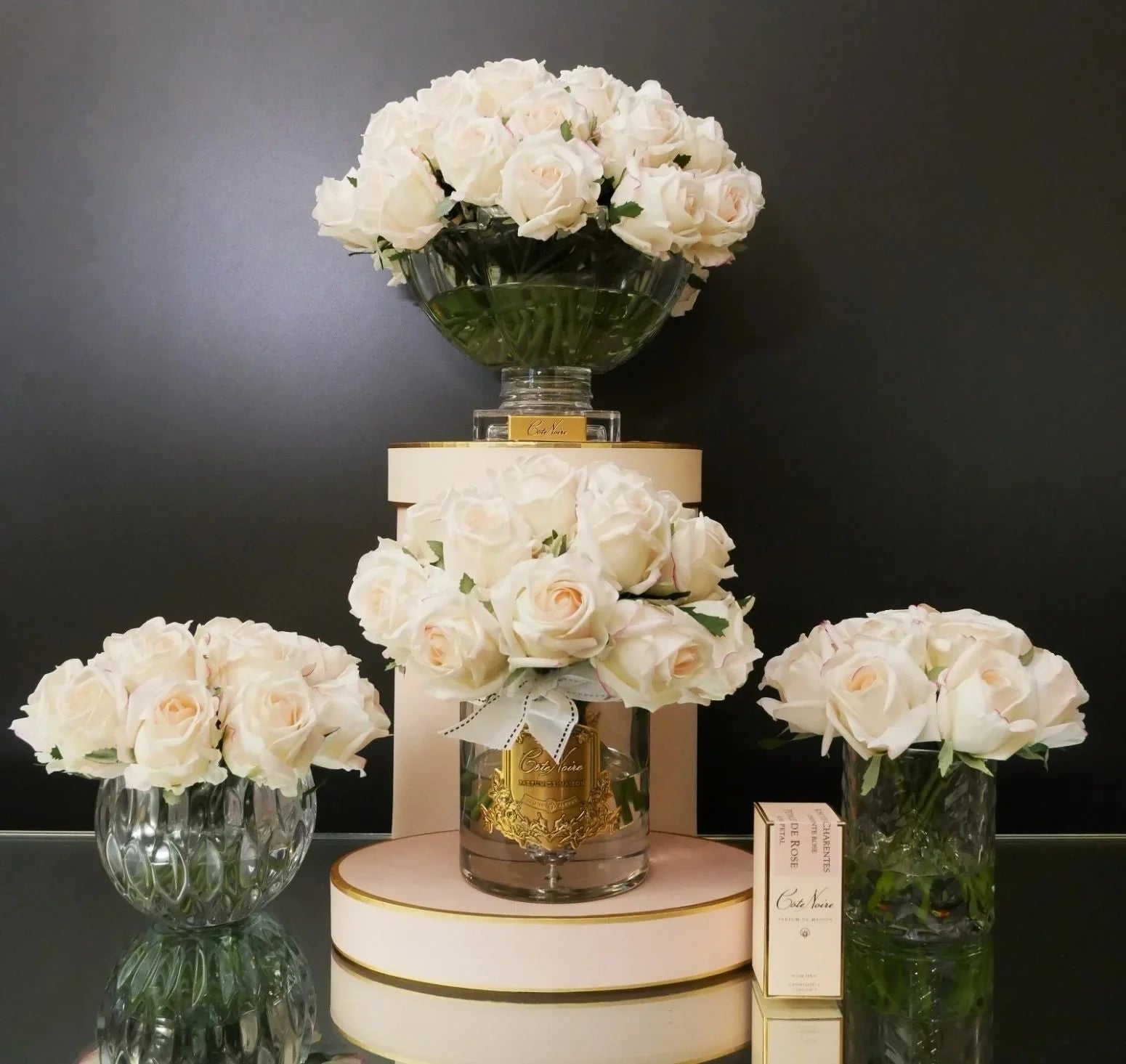 Cote Noire - Luxury Round 13 Rose Buds Bouquet in Blush