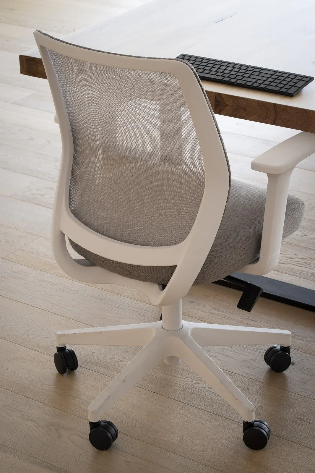 Artiss Office Mesh Chair Grey & white (Melbourne Only)