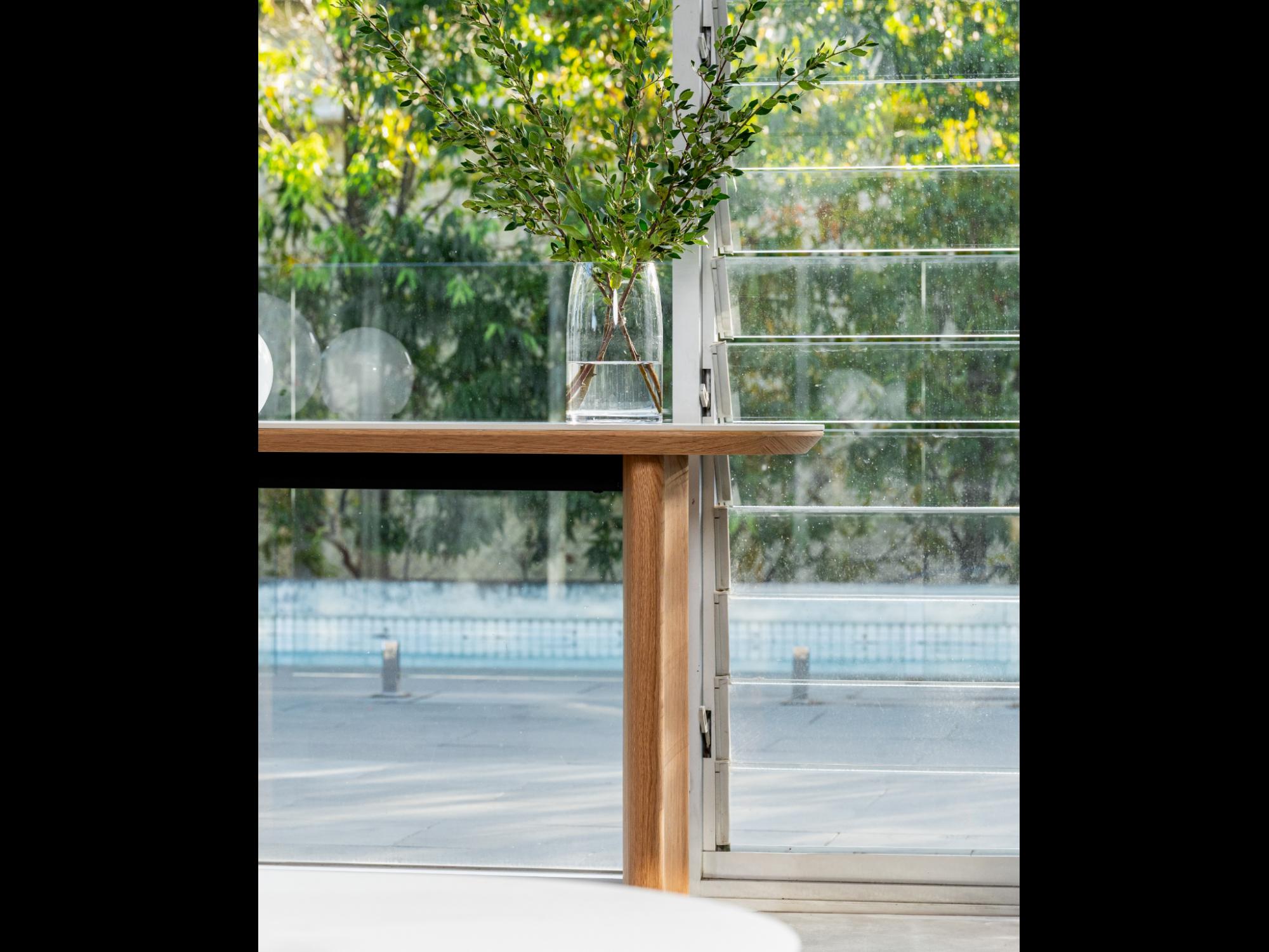 Lucerne Console Table – Natural & Ceramic | White Oak Veneer & Marble Effect Top