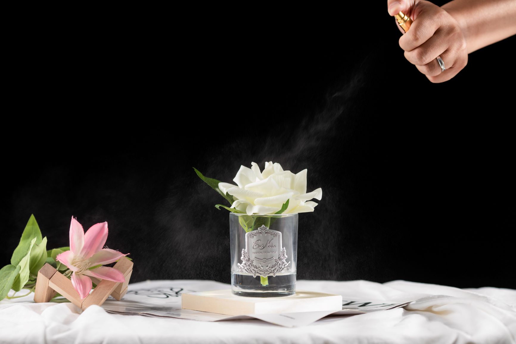 Cote Noire Perfumed Natural Touch Single Rose - Clear - White - GMR01