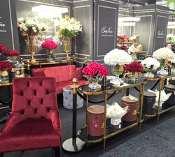 Cote Noire Versailles French Rose Bouquet - Red with Gold Badge - VRB04