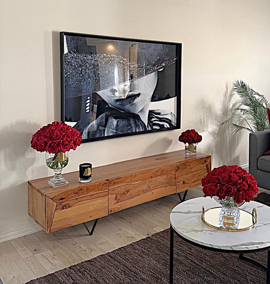 Cote Noire Luxury Centrepiece 37 Rose Bud Bouquet - Red & Gold badge - CPRB04