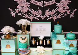 Cote Noire Perfumed Natural Touch 5 Roses - Clear & Gold Badge - Ivory White - GMR92 - Jade Tiffany Box