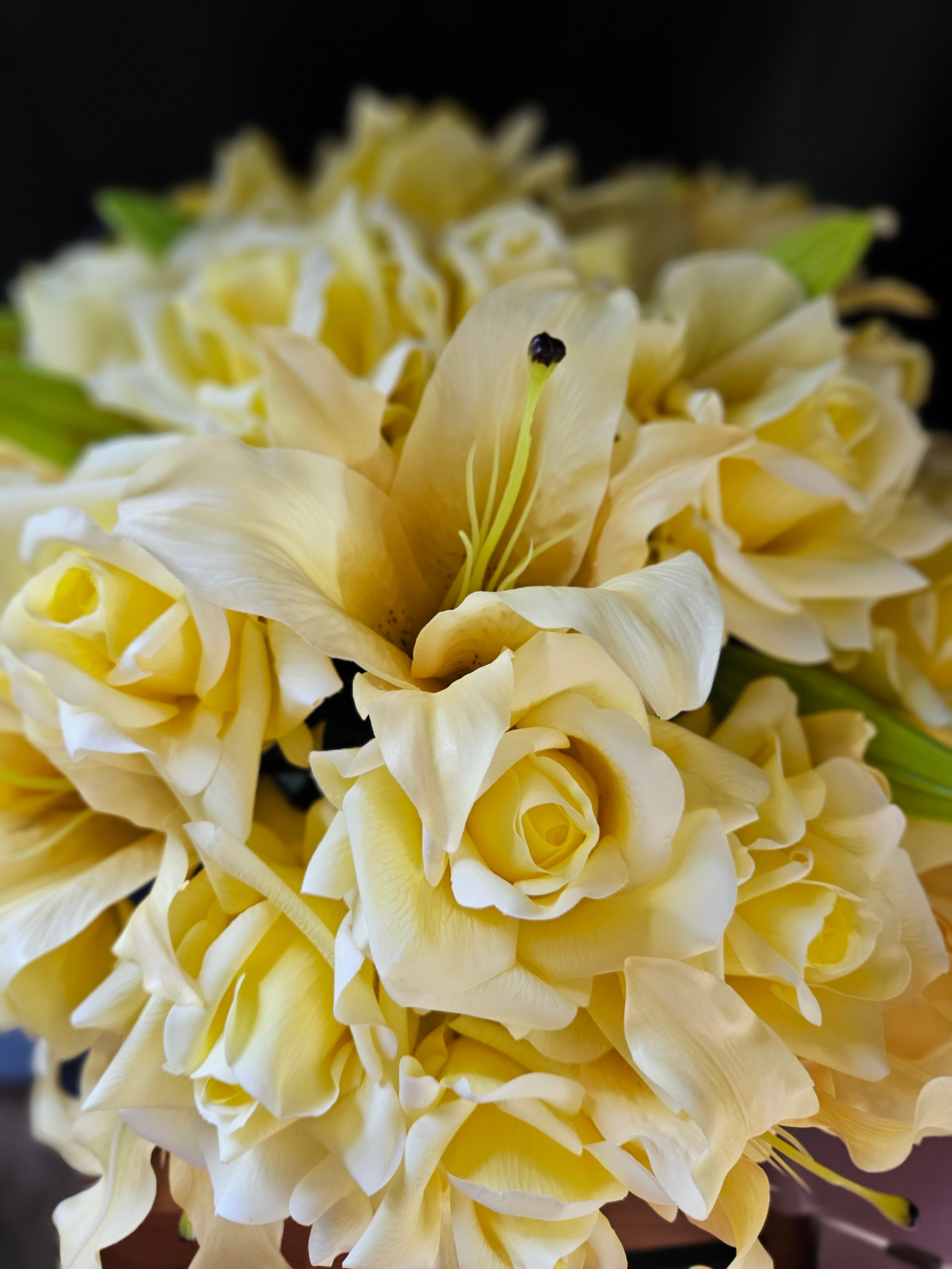 Cote Noire Versailles Lilies & Roses Bouquet - Gold & Ivory White - VLR08
